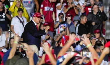 Trump holds his fire against DeSantis in Miami