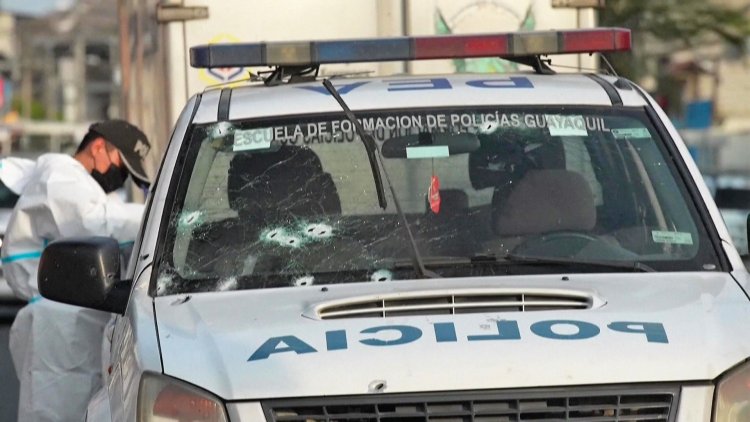 Ecuador declares emergency after 5 police gunned down