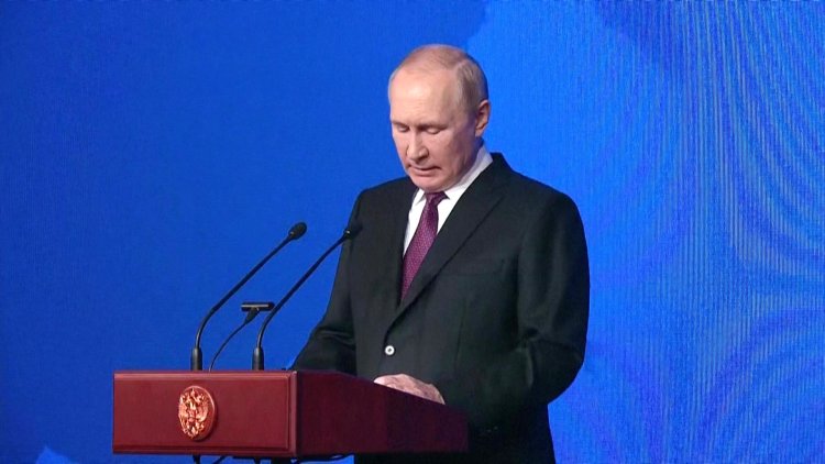 Putin uses Russian Unity Day to criticise Ukraine and the West