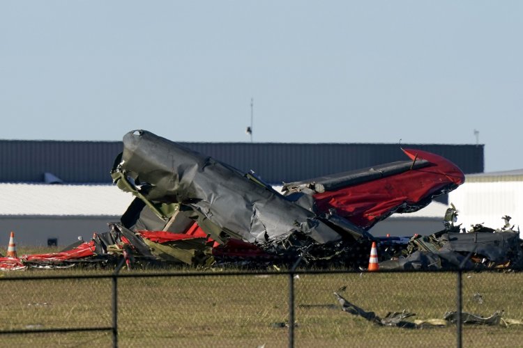 Six dead in mid-air collision at Texas WWII show