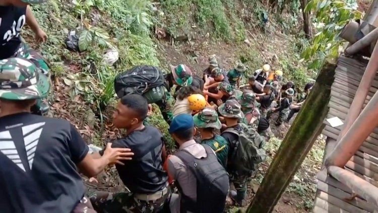 Hunt for buried survivors after Indonesia quake kills 162