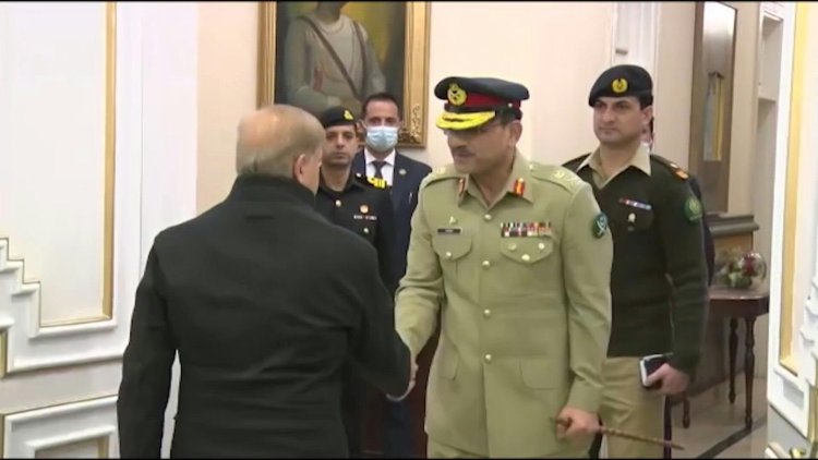 Pakistan names former spymaster as new army chief