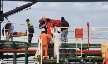 Thai navy searches for 31 sailors after vessel sinks