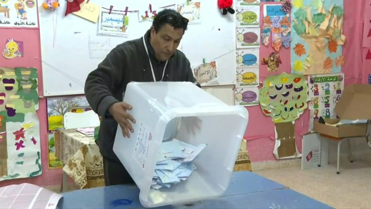 Tunisians react to the overwhelmingly boycotted election