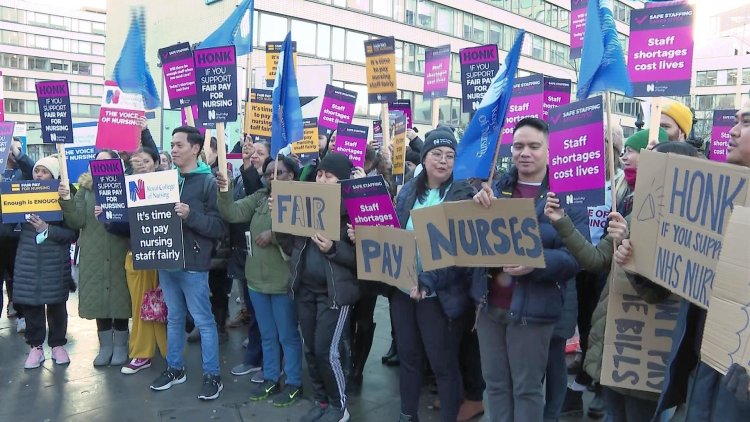 UK nurses stage new walkout over pay