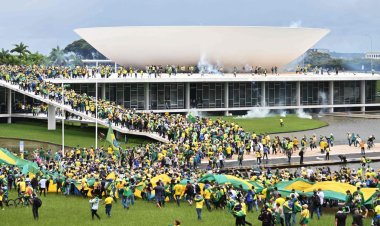 Bolsonaro backers deface Congress in ugly anti-Lula stand