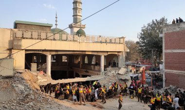 88 dead in Pakistan mosque blast