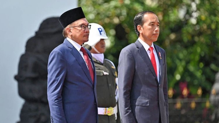 New Malaysia PM Anwar in Indonesia on first foreign trip