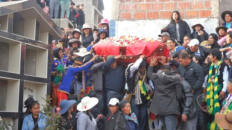 Peru mourns people killed in protests amid state of emergency