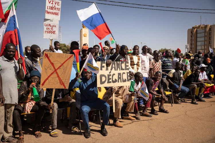 Anti-French protesters rally in Burkina Faso