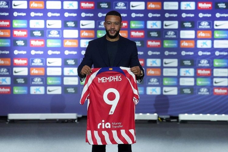 Atletico Madrid sign Memphis Depay from Barcelona
