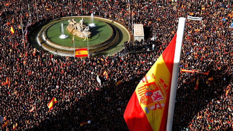 Thousands protest against Spanish govt in Madrid
