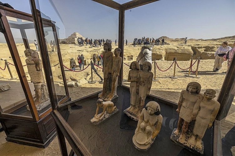 Egypt unveils ancient 'secret keeper' tomb, golden mummy