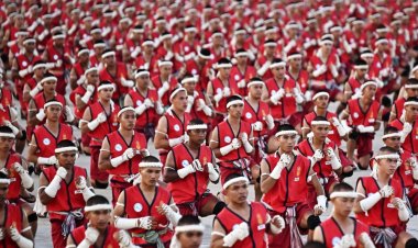 Thai army cadets set Muay Thai 'wai khru' ritual world record