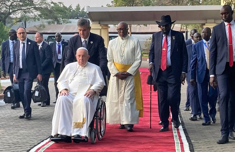 Pope urges S. Sudan leaders to make 'new start' for peace