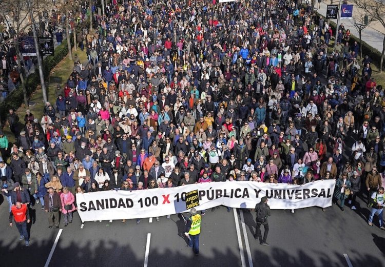 Mass protest demands better health care in Madrid