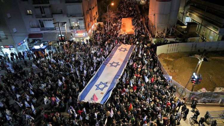 Israelis rally for seventh week against judicial reform