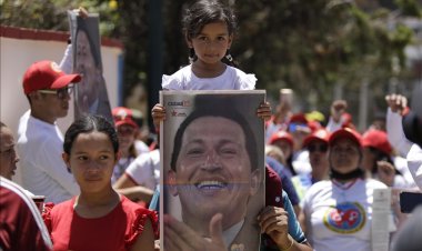Chavez supporters honour late leader 10 years after his death