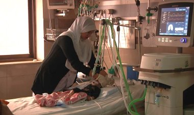 Pakistan's Pediatric Ward: Winter's Toll on Children