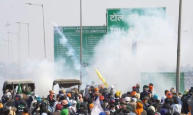 Indian Farmers Clash with Police