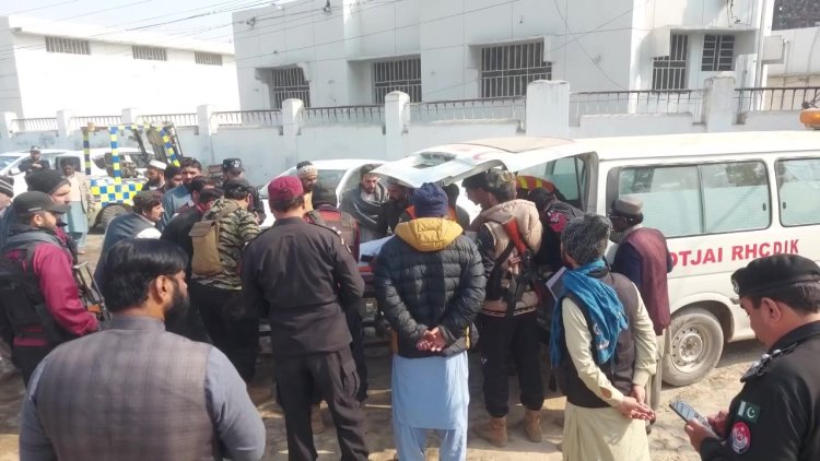 Militants Attack Pakistani Police Station