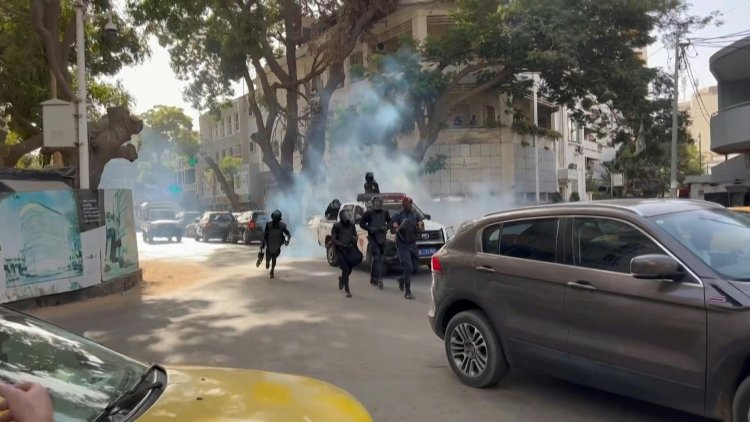 Senegal Debates Election Delay Amid Clashes