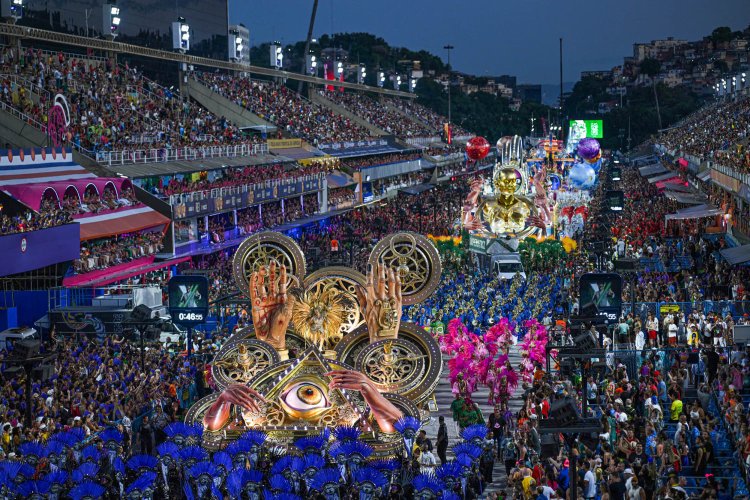 Rio Carnival: Spectacular Samba Showdown