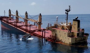 Yemeni Ship Sinks in Red Sea After Houthi Attack