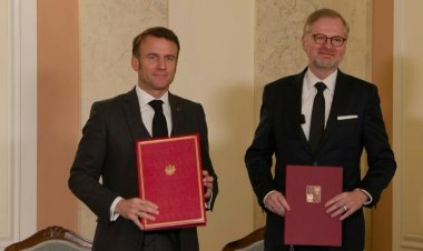 Macron Urges Ukraine Support