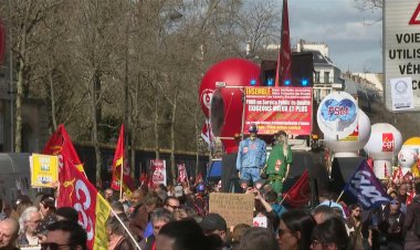 French Civil Servants Demand Pay Raises