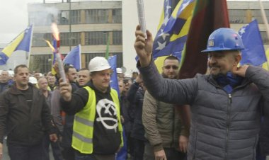 Bosnian Miners Demand Compensation