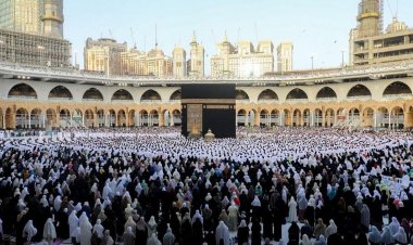 Muslims Celebrate Eid al-Fitr at Holy Shrines