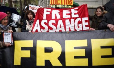 Supporters Rally for Assange's Release