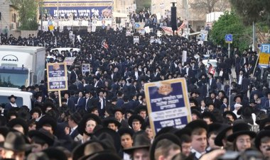 Ultra-Orthodox Jews Protest Draft in Jerusalem