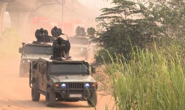 Thai Minister Visits Myanmar Border