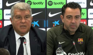 Xavi Hernandez Stays at Barcelona