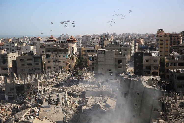 Israeli Strike Kills Aid Workers in Gaza