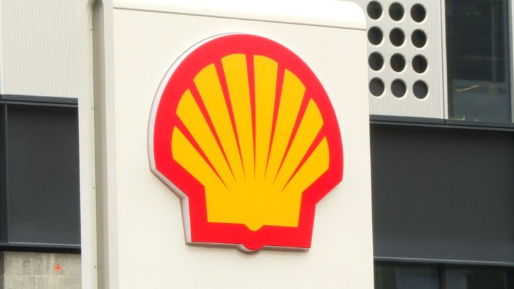 Shell's Climate Battle with Environmental Groups