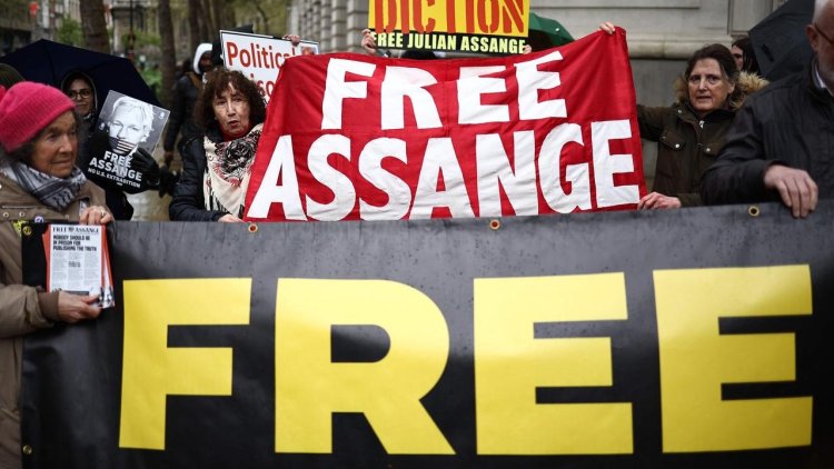 Supporters Rally for Assange's Release