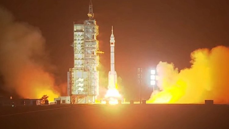 China Launches Shenzhou-18