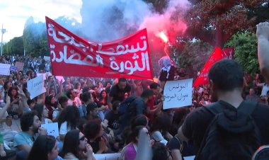 Tunisians Protest Against Presidential Decree