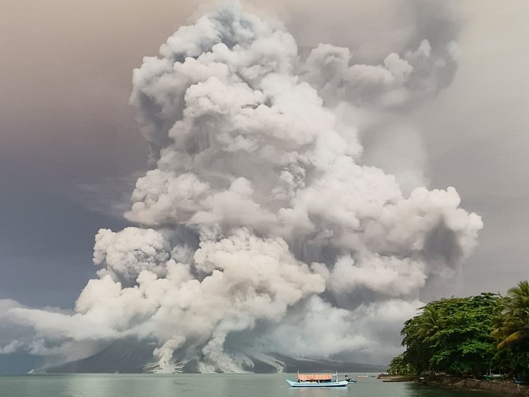 Mount Ruang Volcano Erupts