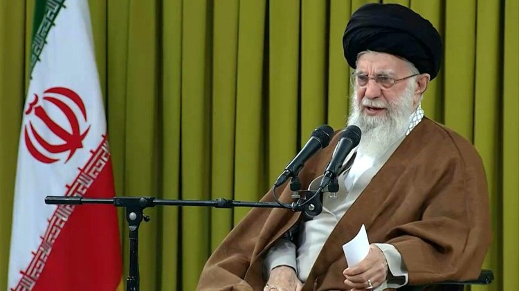Ayatollah Khamenei Urges Pressure on Israel
