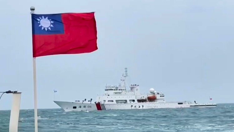 Chinese Warplanes Surround Taiwan