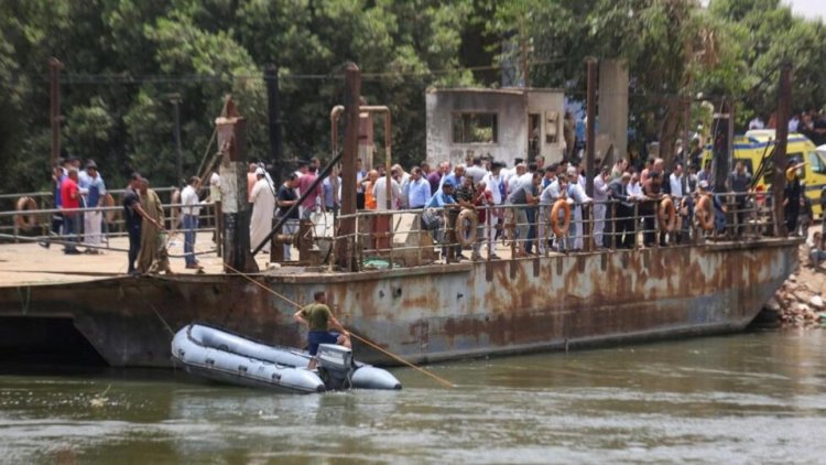Egyptian Minibus Plunges into Nile, Killing 10 Workers