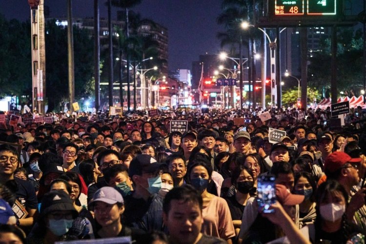 Massive Protests Erupt Outside Taiwanese Parliament