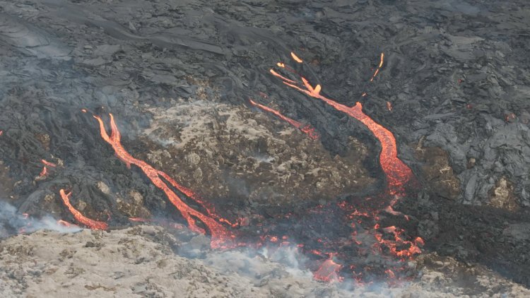 New Volcano Erupts in Iceland's Reykjanes Peninsula