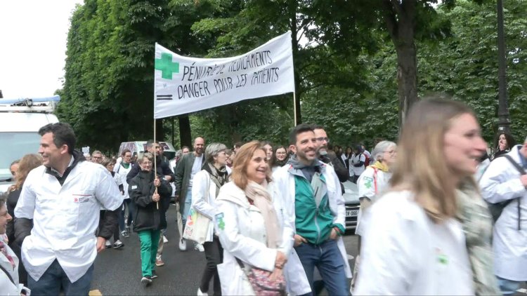 French Pharmacists Strike Over Drug Shortages, Low Prices