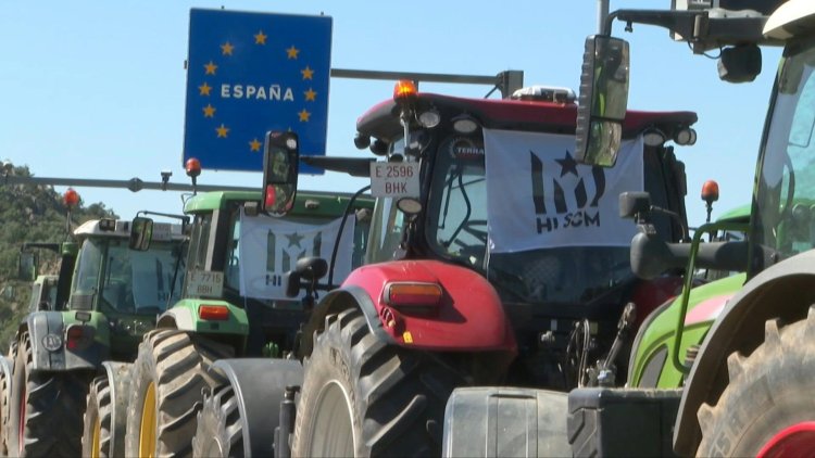 French and Spanish Farmers Block Border Crossings