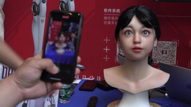 China Showcases Cutting-Edge Humanoid Robotics